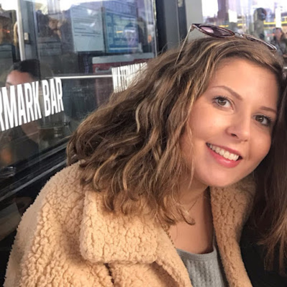 Meet your Posher, Julia - Picture 3 of 3